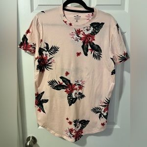 Host Pick 🥰 Hollister | Men’s Medium Tee